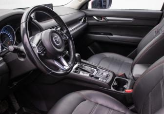 Подержанный автомобиль Mazda CX-5 2021 года (10 фото)