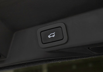 Подержанный автомобиль Land Rover Range Rover Sport 2013 года (22 фото)