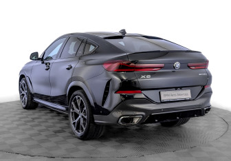 Подержанный автомобиль BMW X6 2020 года (7 фото)