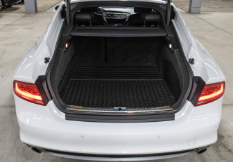 Подержанный автомобиль Audi A7 2014 года (10 фото)