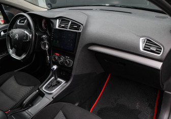 Подержанный автомобиль Citroen C4 Sedan 2013 года (7 фото)