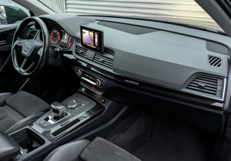 Подержанный автомобиль Audi Q5 2018 года (13 фото)