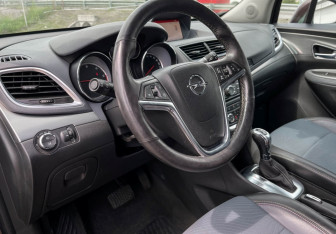 Подержанный автомобиль Opel Mokka 2014 года (13 фото)
