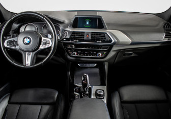Подержанный автомобиль BMW X3 2019 года (11 фото)
