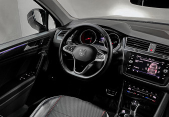 Подержанный автомобиль Volkswagen Tiguan 2021 года (19 фото)