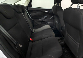Подержанный автомобиль Ford Focus Sedan 2018 года (13 фото)