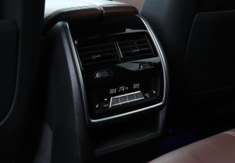 Подержанный автомобиль BMW X5 2019 года (23 фото)