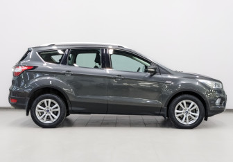 Подержанный автомобиль Ford Kuga 2018 года (4 фото)