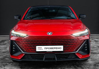 Подержанный автомобиль Changan UNI-V 2023 года (2 фото)