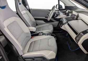 Подержанный автомобиль BMW i3 2018 года (24 фото)