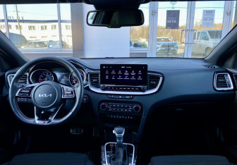 Подержанный автомобиль Kia Ceed Wagon 2021 года (12 фото)