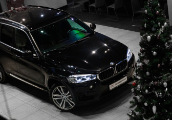 Подержанный автомобиль BMW X5 2017 года (32 фото)
