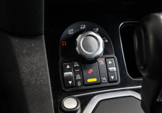 Подержанный автомобиль Land Rover Discovery 2010 года (21 фото)