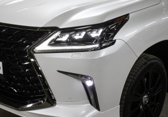 Подержанный автомобиль Lexus LX 2018 года (25 фото)