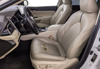 Подержанный автомобиль Toyota Camry Sedan 2022 года (20 фото)