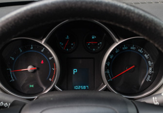 Подержанный автомобиль Chevrolet Cruze Sedan 2013 года (18 фото)