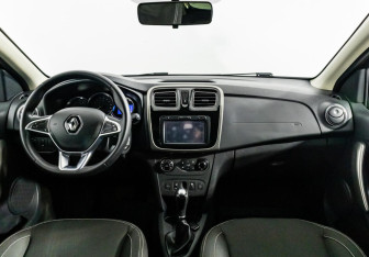 Подержанный автомобиль Renault Sandero 2018 года (6 фото)
