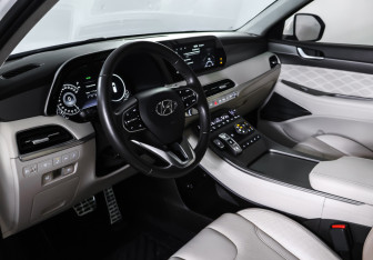 Подержанный автомобиль Hyundai Palisade 2021 года (15 фото)