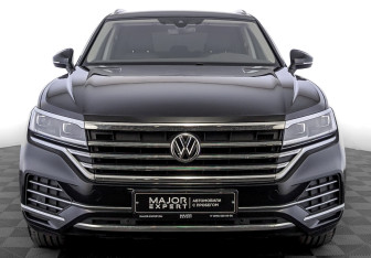 Подержанный автомобиль Volkswagen Touareg 2018 года (2 фото)