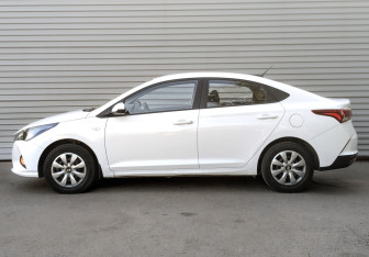 Подержанный автомобиль Hyundai Solaris Sedan 2021 года (9 фото)