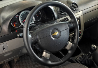 Подержанный автомобиль Chevrolet Lacetti Hatchback 2006 года (12 фото)