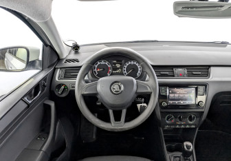 Подержанный автомобиль Skoda Rapid Liftback 2019 года (21 фото)