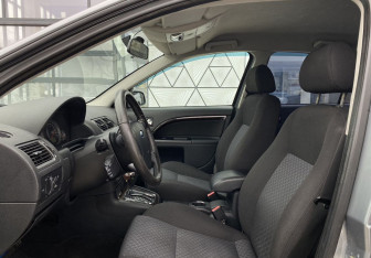 Подержанный автомобиль Ford Mondeo Sedan 2007 года (18 фото)