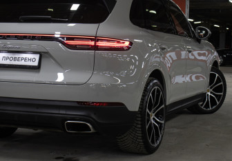 Подержанный автомобиль Porsche Cayenne 2021 года (28 фото)