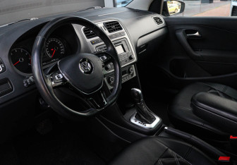 Подержанный автомобиль Volkswagen Polo Sedan 2018 года (12 фото)