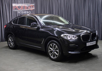 Подержанный автомобиль BMW X4 2020 года (3 фото)