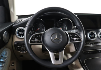 Подержанный автомобиль Mercedes-Benz GLC Coupe 2019 года (18 фото)