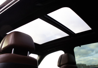 Подержанный автомобиль BMW X5 2013 года (18 фото)