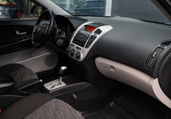 Подержанный автомобиль Kia Ceed Hatchback 2009 года (7 фото)