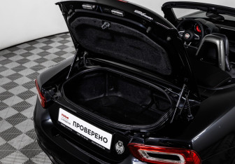 Подержанный автомобиль Fiat 124 Spider 2017 года (15 фото)