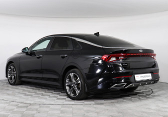 Подержанный автомобиль Kia K5 2021 года (7 фото)