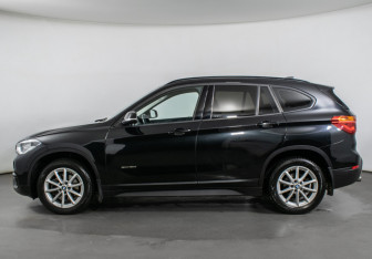 Подержанный автомобиль BMW X1 2017 года (8 фото)