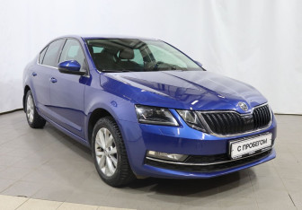 Подержанный автомобиль Skoda Octavia Liftback 2019 года (3 фото)