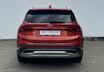 Подержанный автомобиль Hyundai Santa Fe 2021 года (6 фото)