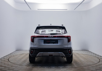 Подержанный автомобиль Kia Seltos 2024 года (6 фото)