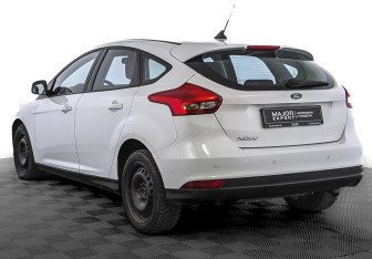 Подержанный автомобиль Ford Focus Hatchback 2018 года (7 фото)