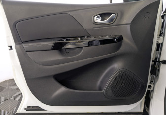 Подержанный автомобиль Renault Kaptur 2020 года (19 фото)