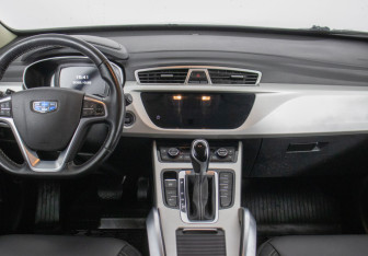 Подержанный автомобиль Geely Atlas 2021 года (14 фото)