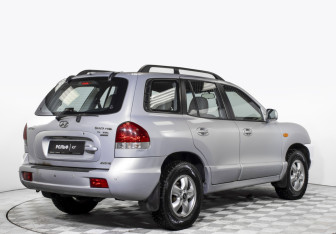 Подержанный автомобиль Hyundai Santa Fe 2010 года (3 фото)