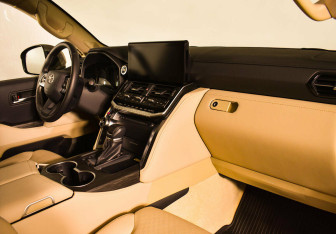 Подержанный автомобиль Toyota Land Cruiser Suv 2021 года (9 фото)