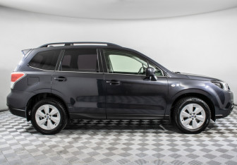 Подержанный автомобиль Subaru Forester Suv 2017 года (4 фото)