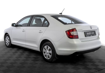 Подержанный автомобиль Skoda Rapid Liftback 2019 года (7 фото)