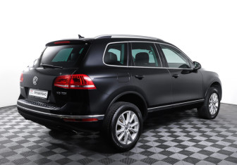 Подержанный автомобиль Volkswagen Touareg 2015 года (5 фото)
