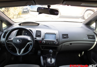 Подержанный автомобиль Honda Civic Sedan 2008 года (12 фото)
