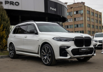 Подержанный автомобиль BMW X7 2020 года (2 фото)