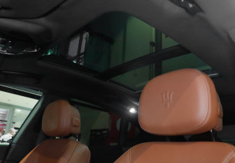 Подержанный автомобиль Maserati Levante 2018 года (14 фото)